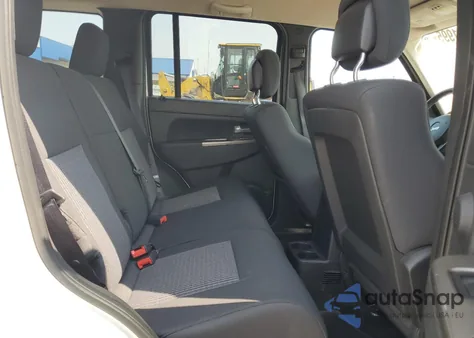 2010 Jeep Liberty Renegade from USA, damaged, VIN 1J4PN3GK9AW150870